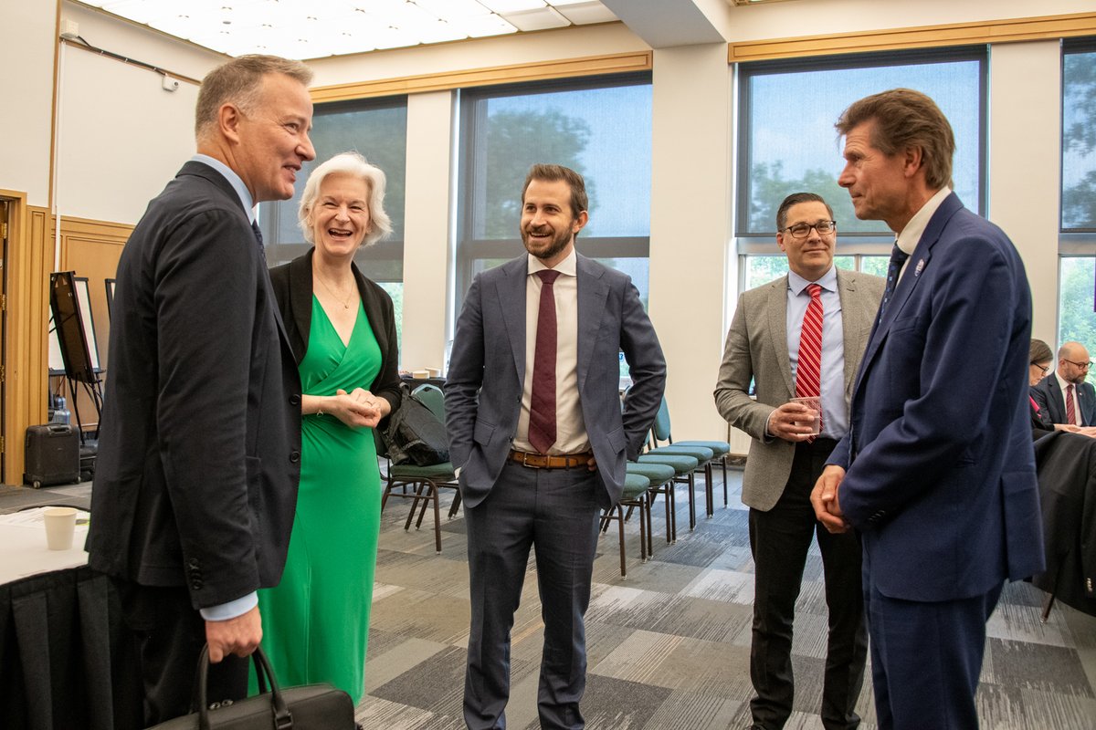 DMA_PSPC's tweet image. I was honoured to speak at the 2nd meeting of the ICE Pact National Coordinators and Working Groups with the US and Finland. As Arctic nations, we’ll continue to work to strengthen security and create a peaceful polar future through collaborative icebreaker development.