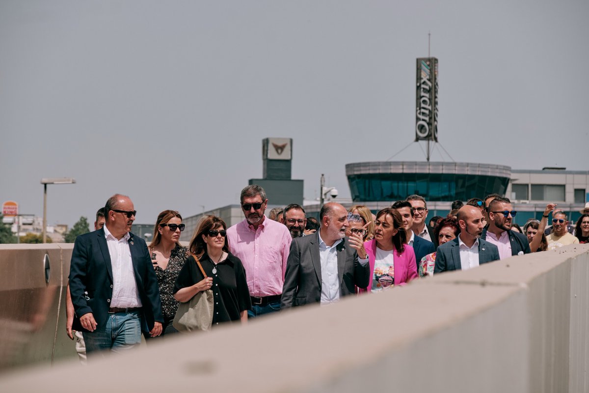 🚶‍♀️🚴‍♂️ El Pont de la Farigola ja és una realitat!
Una nova infraestructura que connecta el nucli urbà de Barberà del Vallès amb el Polígon d’Activitat Econòmica Baricentro, creuant l’AP-7 amb un recorregut segur i accessible de 480 metres per a vianants i ciclistes
Fil 👇