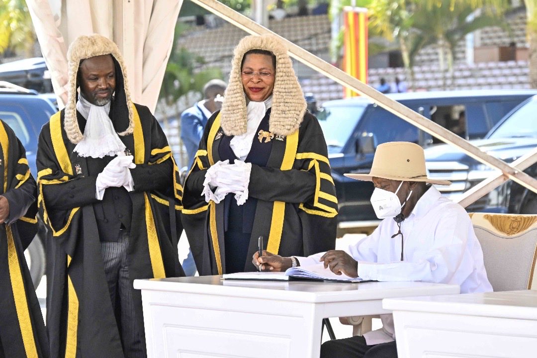 IreneMugisha's tweet image. 🇺🇬 After the #UgBudget2025 reading, HE @KagutaMuseveni called on Ugandans to:
1.Demand accountability for public funds
2.Focus on wealth creation, 4 youth & women
3.Support digital tools for national security
4.Embrace Pan-African economic integration