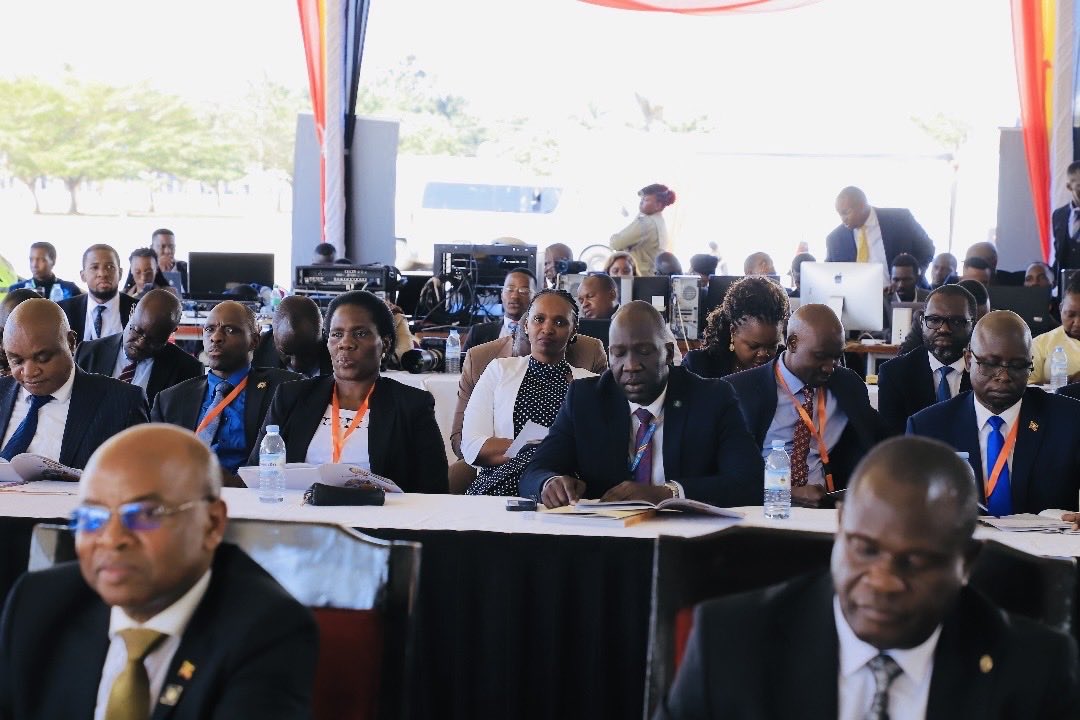 Irene BirungiMugisha (@irenemugisha) on Twitter photo 🇺🇬 After the #UgBudget2025 reading, HE <a href="/KagutaMuseveni/">Yoweri K Museveni</a> called on Ugandans to:
1.Demand accountability for public funds
2.Focus on wealth creation, 4 youth & women
3.Support digital tools for national security
4.Embrace Pan-African economic integration 🇺🇬 After the #UgBudget2025 reading, HE <a href="/KagutaMuseveni/">Yoweri K Museveni</a> called on Ugandans to:
1.Demand accountability for public funds
2.Focus on wealth creation, 4 youth & women
3.Support digital tools for national security
4.Embrace Pan-African economic integration