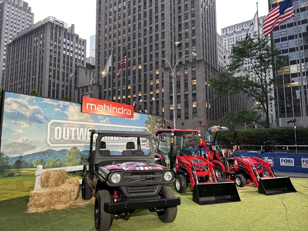 ICYMI our CEO Viren Popli was on @foxnews yesterday promoting our tractors AND the new Independence Edition ROXOR. Check out the highlights &amp; click the link to watch: youtube.com/watch?v=Ed3CvT…

Don't forget to enter to win the Independence Edition ROXOR at mahindrasweeps.com