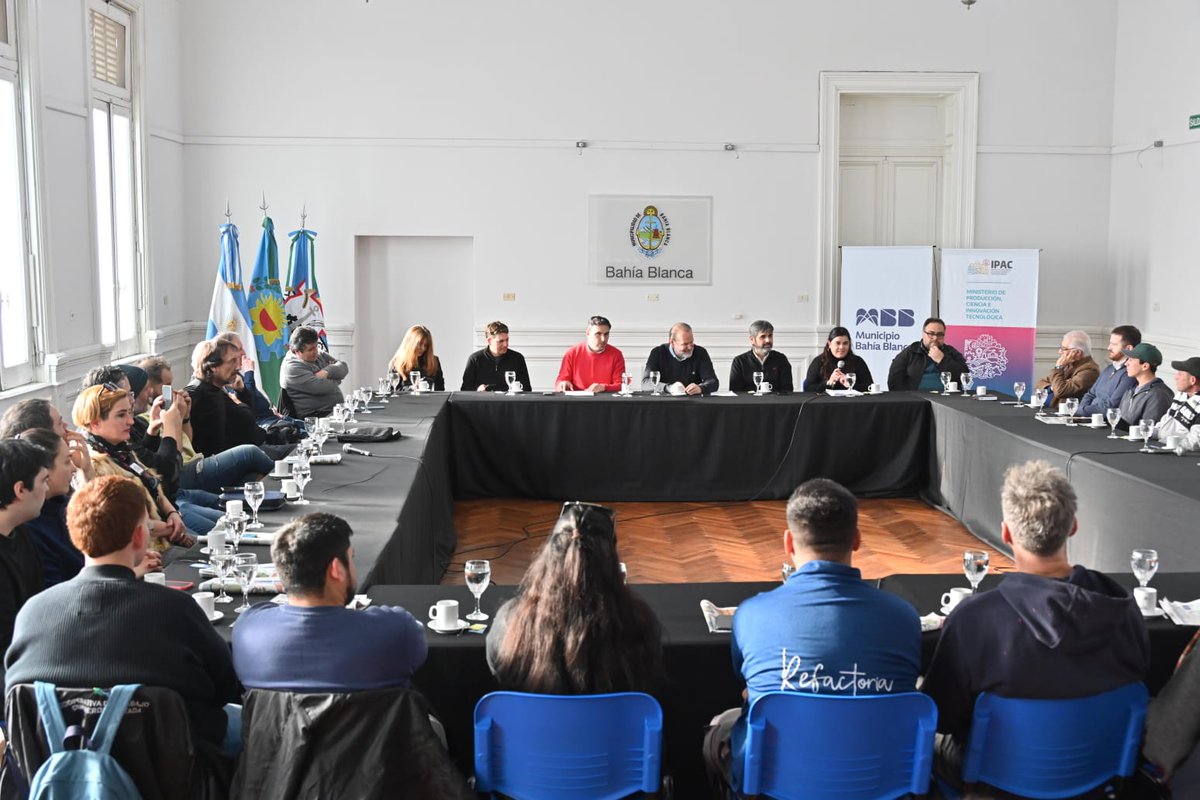 fsusbielles's tweet photo. El cooperativismo fue protagonista de la asistencia a la comunidad luego de la inundación y es nuestra tarea ayudar a quienes le tendieron una mano a toda Bahía.

Junto a @GildoOnorato, presidente del Instituto Provincial de Acción Cooperativa (@IPACprovincia), nos encontramos con representantes cooperativas bahienses para poner en común el trabajo realizado a partir del acompañamiento realizado desde @municipiobahia y el ente provincial. 

Con una inversión de más de $159 millones, asistimos a aquellas cooperativas afectadas gravemente por el temporal para que puedan reequipar sus instalaciones y retomar la producción.

Esta ayuda impactó a más de 500 trabajadores que hoy pudieron reactivar su tareas y volver a cumplir ese rol fundamental que el cooperativismo brinda en la ciudad.

Sigamos unidos.