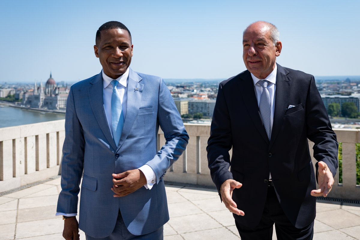 Dr. Tamás Sulyok (@drtamassulyok) on Twitter photo We have opened new doors
Our meeting today with President Duma Gideon Boko <a href="/duma_boko/">Duma Gideon Boko</a> will give new impetus to the cooperation between Botswana and Hungary – whether in the areas of the economy, education, Hungarian assistance in solving water management problems, or the We have opened new doors
Our meeting today with President Duma Gideon Boko <a href="/duma_boko/">Duma Gideon Boko</a> will give new impetus to the cooperation between Botswana and Hungary – whether in the areas of the economy, education, Hungarian assistance in solving water management problems, or the