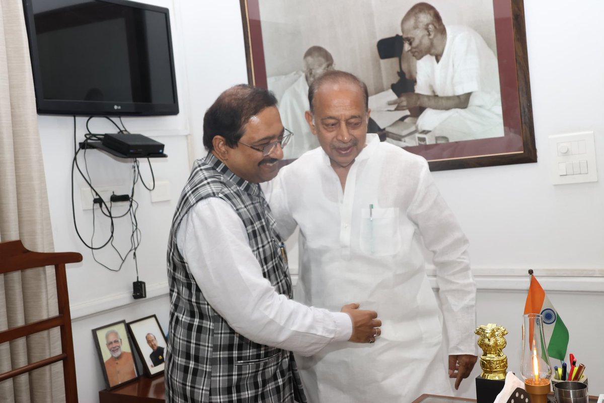 Prof (Dr) K G Suresh (@kg_suresh) on Twitter photo Met good old friend, former Union Minister, Ex MP & currently Vice Chairperson, <a href="/GandhiSmriti_/">Gandhi Smriti and Gandhi Darshan, New Delhi</a> (
(<a href="/MinOfCultureGoI/">Ministry of Culture</a>) <a href="/VijayGoelBJP/">Vijay Goel</a> after a long time @ his office today. Shared memories of covering then PM Vajpayee when he was MoS in PMO & his initiatives in Chandni Chowk. Met good old friend, former Union Minister, Ex MP & currently Vice Chairperson, <a href="/GandhiSmriti_/">Gandhi Smriti and Gandhi Darshan, New Delhi</a> (
(<a href="/MinOfCultureGoI/">Ministry of Culture</a>) <a href="/VijayGoelBJP/">Vijay Goel</a> after a long time @ his office today. Shared memories of covering then PM Vajpayee when he was MoS in PMO & his initiatives in Chandni Chowk.
