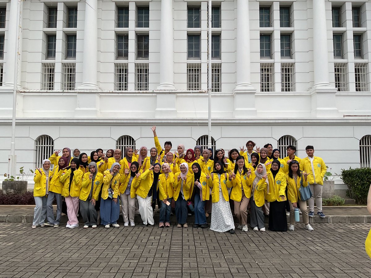 BEMFIKUI_'s tweet photo. Selain Diskusi Profesi, kemarin BEM FIK UI main ke Museum Bank Indonesia! 🏛️ 
Pastinya seru banget bisa dapet insight soal sejarah perbankan &amp; ekonomi Indonesia💰

seru abiezz kan? makanya stay tune di kegiatan selanjutnya‼️

#BEMFIKUI2025
#NarasiAsa
#BiroHumasBEMFIKUI2025
#FIKUI https://t.co/GKjGAjixQI