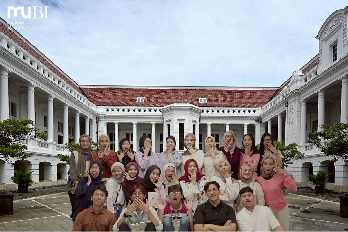 BEMFIKUI_'s tweet photo. Selain Diskusi Profesi, kemarin BEM FIK UI main ke Museum Bank Indonesia! 🏛️ 
Pastinya seru banget bisa dapet insight soal sejarah perbankan &amp; ekonomi Indonesia💰

seru abiezz kan? makanya stay tune di kegiatan selanjutnya‼️

#BEMFIKUI2025
#NarasiAsa
#BiroHumasBEMFIKUI2025
#FIKUI https://t.co/GKjGAjixQI