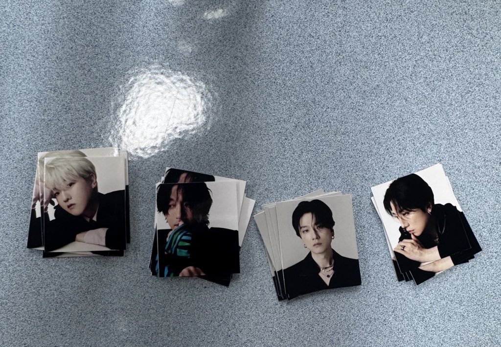 heontheshore's tweet photo. 명함 색이 안이뻐요…🥺
명함, 스티커, 증사 2주차 금요일 일요일
나눔 예정입니다! 많이 가져가주세요…🤍 https://t.co/Dn0z7lvM30