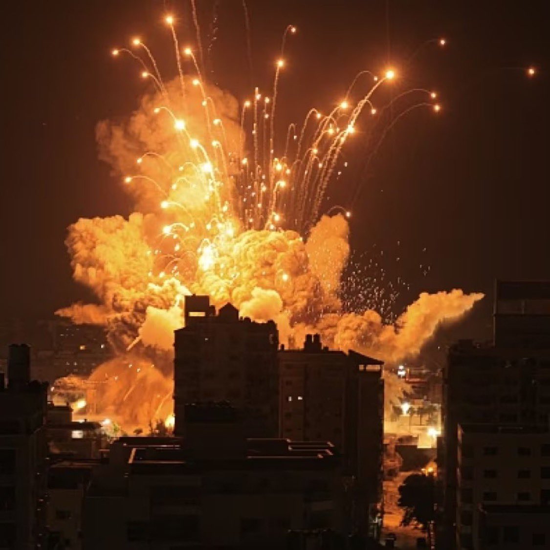 davidnesher's tweet photo. En el último mes el régimen #sionista del Estado de #Israel ha bombardeado #Palestina, El #Libanon, #Yemen, #Siria e #Irán, y luego nos venden hipócritamente que estos líderes son las víctimas y los héroes, cuando son en verdad son los agresores.
#TerceraGuerraMundial https://t.co/pAQ41tDjF8