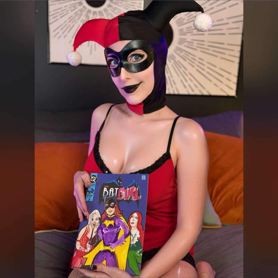 Kittendtv's tweet photo. 💋 “Ain’t love the sweetest madness?” 💥 Straight outta Arkham 🖤❤️
TY @dlasaration  4 this art based on my Black Cat, Harley Quinn, Batgirl ‘66, &amp; Poison Ivy Cosplays.
#HarleyQuinn #ClassicHarley #GothamStyle #PuddinApproved 
Mad Love HQ Cosplay
Pics: @HexedPhotog 
@DCOfficial https://t.co/1OEwgiUkto