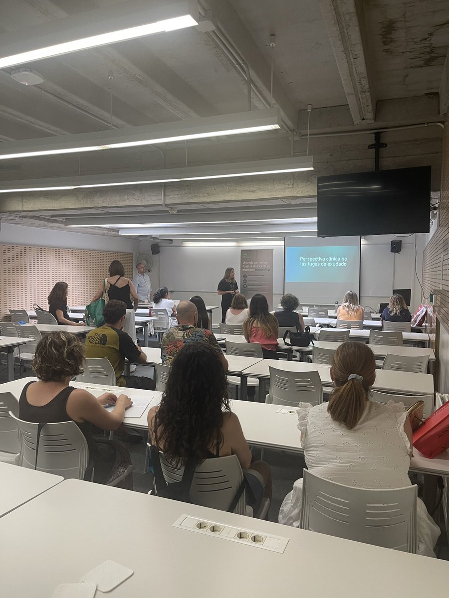 TR2Lab (@tr2lab) on Twitter photo 🔹La tallerista Ana Jordán ens explica les ferides en les extremitats inferiors, tot desafiant a la gravetat <a href="/MolnlyckeEspana/">Molnlycke España</a> #jornadaferides2025 🔹La tallerista Ana Jordán ens explica les ferides en les extremitats inferiors, tot desafiant a la gravetat <a href="/MolnlyckeEspana/">Molnlycke España</a> #jornadaferides2025