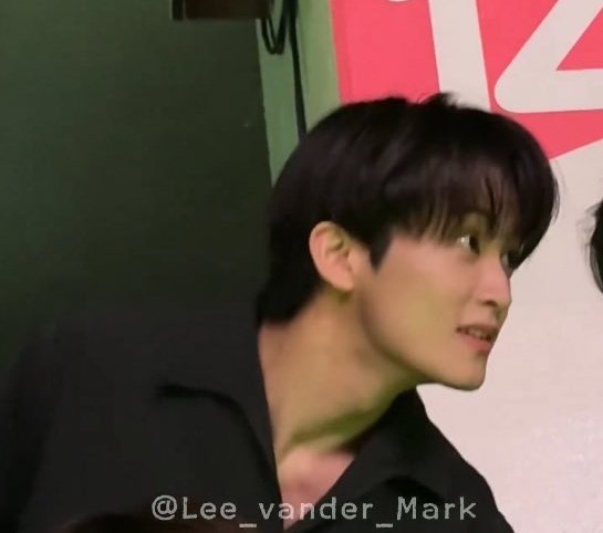 markmoIo's tweet photo. side profile goes crazy https://t.co/UMXpG7xR5J