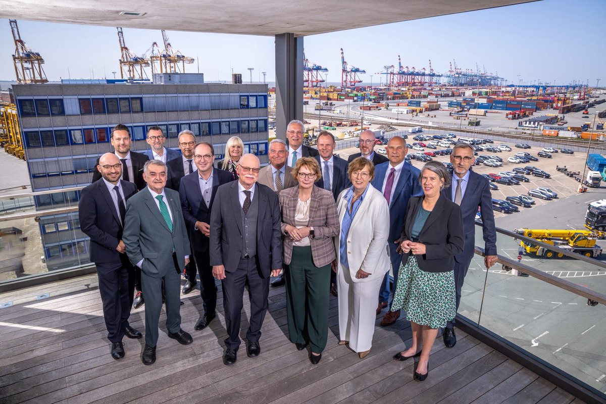 Innenministerium BW (@imbawue) on Twitter photo Innere Sicherheit, Extremismus-Bekämpfung und Migration – das waren die Schwerpunkte der #IMK. Dort erhielten auch zwei Vorschläge aus Baden-Württemberg zur Extremismus-Bekämpfung Zustimmung. Beide Vorschläge zielen darauf ab, eine Radikalisierung frühzeitig zu verhindern. Innere Sicherheit, Extremismus-Bekämpfung und Migration – das waren die Schwerpunkte der #IMK. Dort erhielten auch zwei Vorschläge aus Baden-Württemberg zur Extremismus-Bekämpfung Zustimmung. Beide Vorschläge zielen darauf ab, eine Radikalisierung frühzeitig zu verhindern.