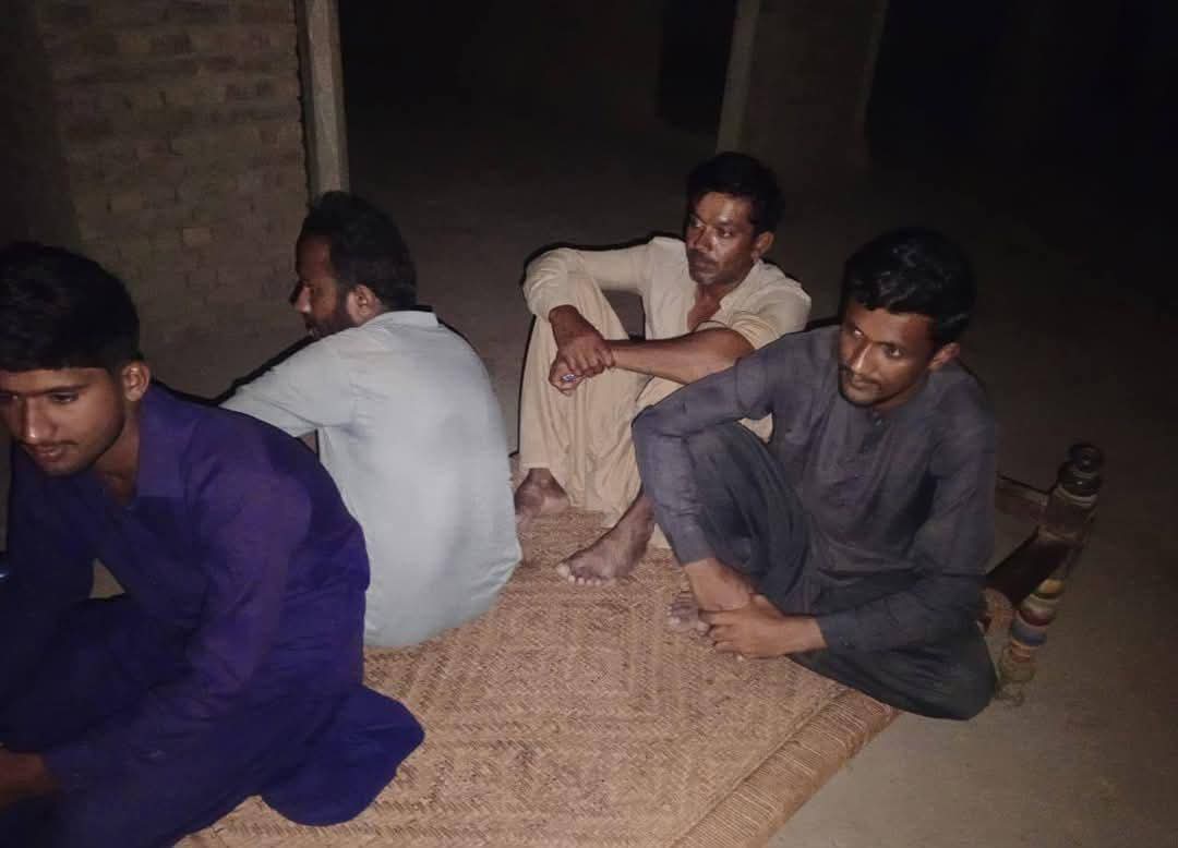 CellNishat's tweet photo. سانگھڙ: درگاھ عاليہ لواري شريف جي موجودہ سجادہ نشين حضرت قبلا پير محمد صادق قريشي نقشبندي جن جي 46 ھين سالگرھ مبارڪ جي تيارين جي حوالي سان نشات تنظيم ريجن سانگھڙ جي اهم گڏجاڻي یونٽ جرار ڏاھري ۾ ريجنل صدر رجب علی ڏاھري جي صدارت ھيٺ ٿي ڱذري، جنهن ۾ غلام حسین ڏاھري، عطاء محمد ڏاھري، ربرکیو ڏاھري، دلبر خان ڏاھري، قربان علی ڏاھري، عبد العزیز ڏاھري ۽ ٻين دوستن شرڪت ڪئي. ان موقعي تي اھم فيصلا ڪيا ويا.