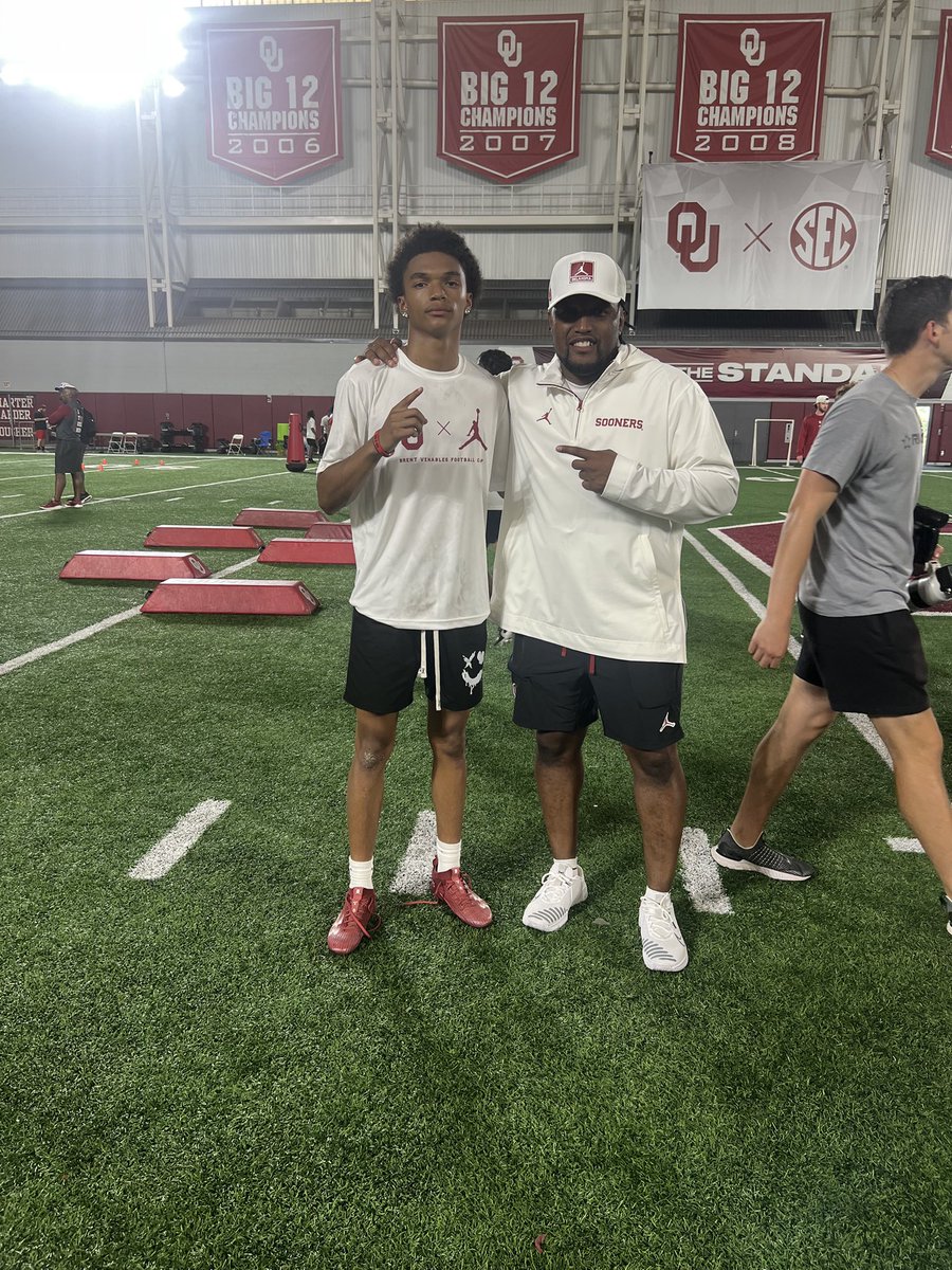 AceGilliam3's tweet photo. Had fun competing @OU_Football camp yesterday. Appreciate @coach_bhall and @CoachXBrew for the coaching they gave me! @JenksFootball @RecruitJenksFB @CoachAdamGaylor @_DAlexander1 @chronister5 https://t.co/GC5Rkh9Vq0