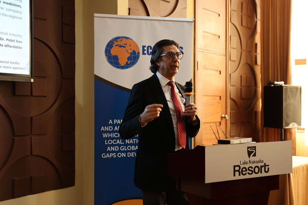 EconewsAfrica's tweet photo. To avoid disruptions to the healthcare ecosystem, we call legislators to;
1️⃣ Delete TRIPS+ provisions from the CEPA
2️⃣ Reject clauses like #marketexclusivity & #patentlinkage that block timely access to generics
3️⃣ Ensure future trade agreements put health over profit https://t.co/hEys3tVXbm