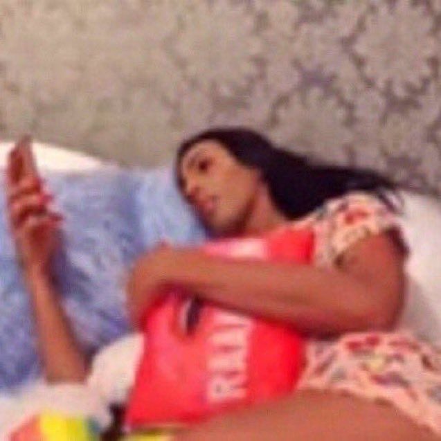 como pode tanta gente que eu nem conheço querer decidir o que fazer na minha vida