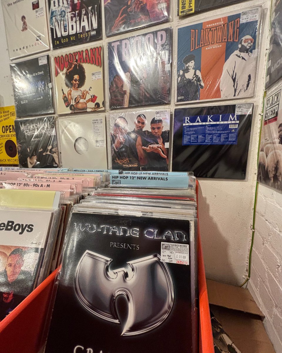 flashbacklondon's tweet image. Big L’s "The Big Picture 1974-1999" (2000) is lyrical chess over boom-bap beats. "Ebonics" schools you in ’90s New York slang so sharp, it’s easy to see why Big L is celebrated as an elite MC. Get the US first pressing 2xLP at our Islington shop.

#bigl