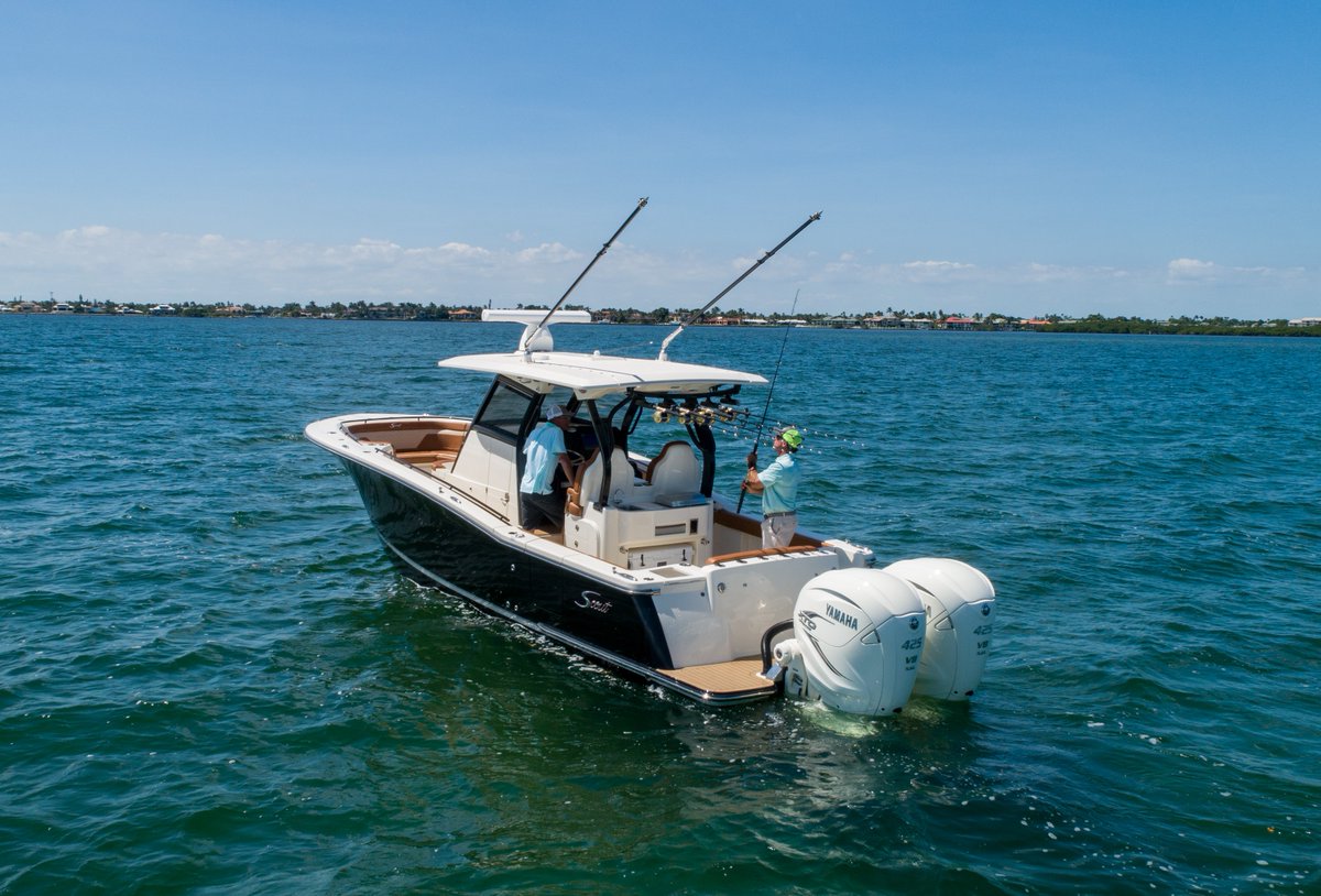 More than just looks, the 330 LXF is crafted for adventure. Entertain, cruise, or fish with confidence thanks to premium design, performance, and versatility. Step aboard and experience the luxury only Scout delivers. Explore more: scoutboats.com/model/330-lxf/