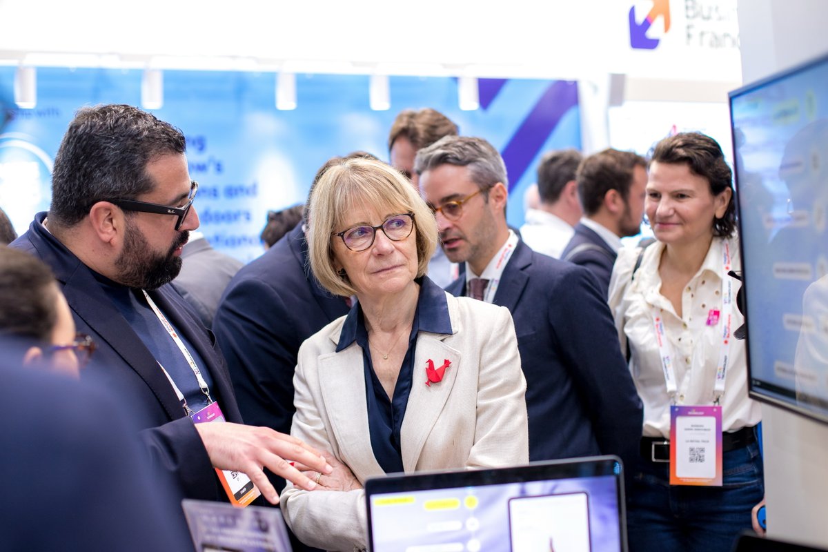.<a href="/VeroLouwagie/">Véronique Louwagie</a>, ministre déléguée chargée du commerce est venue encourager les #startups et saluer leur dynamisme. 💪💪🚀