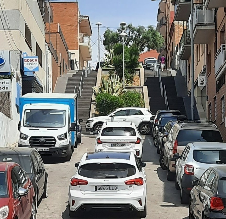mobilitatrubi's tweet photo. En alguns municipis es te cura de l'#EspaiPublic, el posen en valor i l'humanitzen.

📍c/ Baltasar d'Espanya (Sant Joan Despí)
📍 c/ Orso (#Rubicity)

#MilloremRubi
#Accessibilitat https://t.co/kn3RhG3ZOu