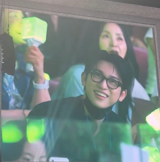 GOT7's Jinyoung looks extremely handsome at Doyoung's concert
tinyurl.com/53xb745e