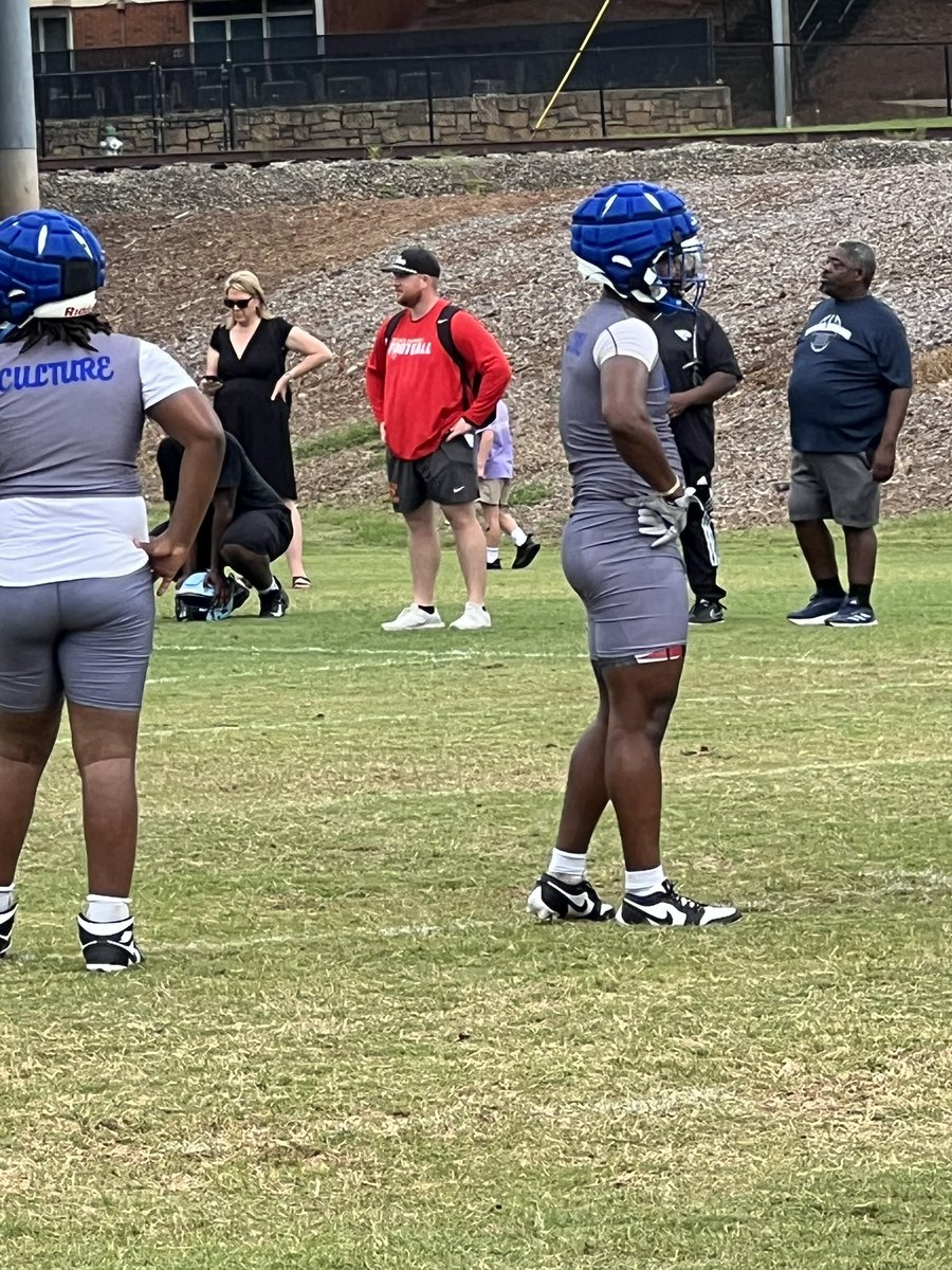 K91nee's tweet image. Had an amazing time at the UGA big man camp!! @KOlms85 @KirbySmartUGA @NewtonFBRecruit @CoachSkelton06 @TopPreps @RecruitGeorgia @UGAAthletics
#culture