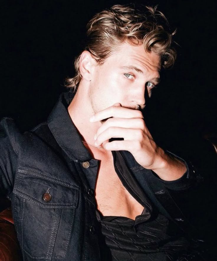 WhispererNoah's tweet photo. Good evening, Students aka Shadysiders! This has been your Keeper, Noah. How's your Friday going? 13 hari bareng nih kita. How are you feeling about everything so far? Seru ga nyari Serial Killernya? https://t.co/z6hfhq7Gwf
