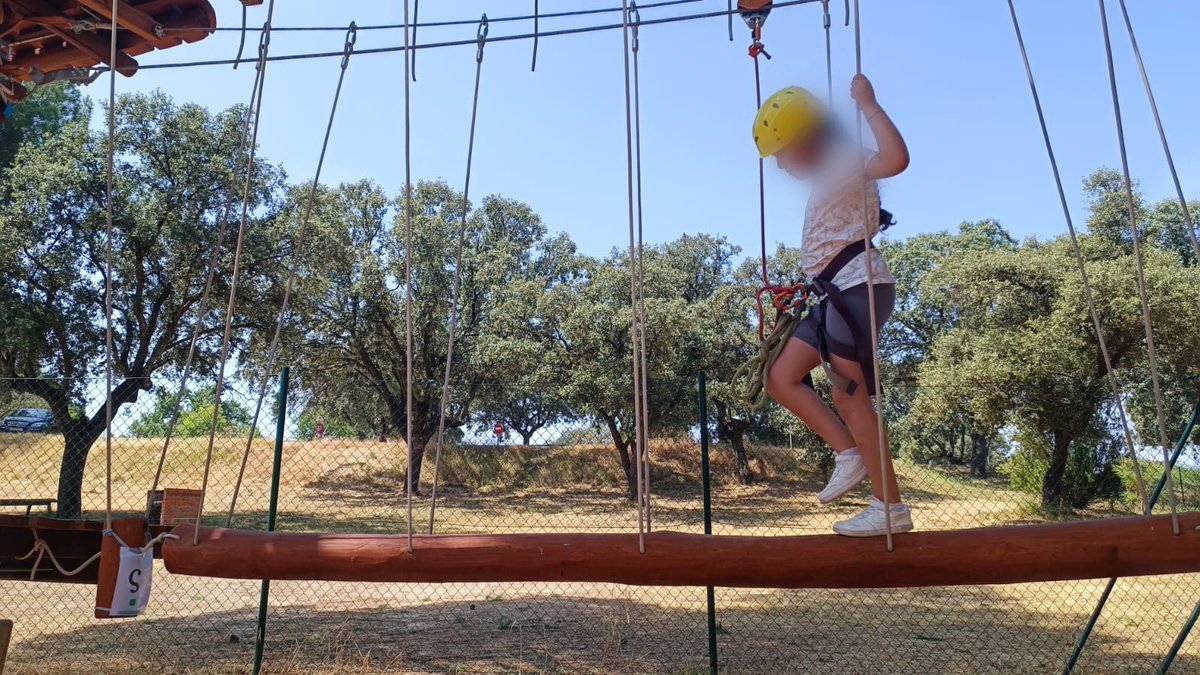 CP_BlasdeOtero's tweet photo. 🎒¡Nuestros alumnos de 3º de Primaria han disfrutado de una salida de multiaventura como actividad final de curso!
🌲Un día lleno de retos, risas y trabajo en equipo para cerrar el año con la mejor energía.
#AprenderEsUnaAventura #FinalDeCurso https://t.co/4xXdMBMZGK