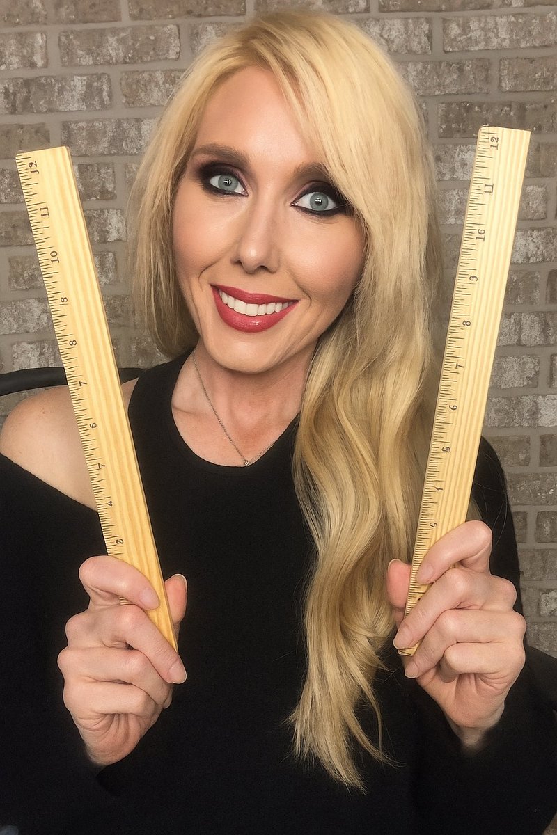 Amber Apinions tweet media