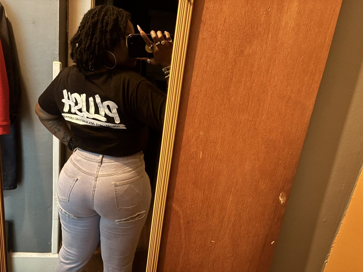 PeaceandMJ91's tweet photo. #ItsAllTHERE 🍑🤗 https://t.co/w3A47muCOJ