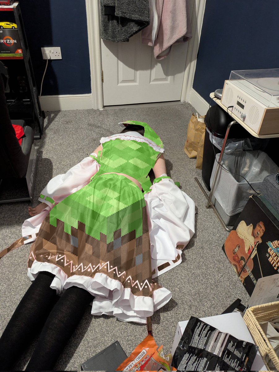 <a href="/LunaPCB/">Luna</a> minecraft grass block