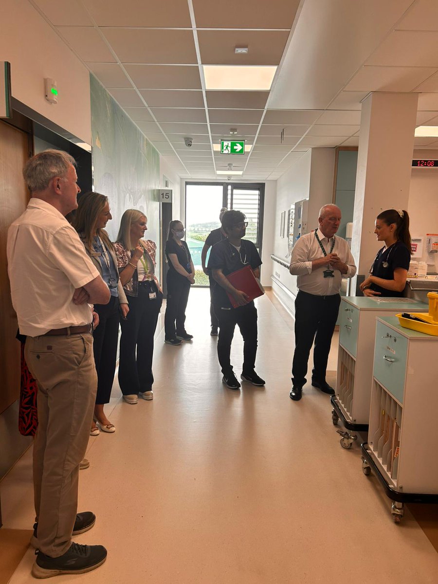 CEO Bernard Gloster was in St Luke’s Kilkenny today where he met with senior leadership, as well as staff in AMAU, Medical, Paediatrics &amp; the Nore Ward.

He also congratulated Clinical Director Garry Courteney on his retirement, after 29 years of dedicated service at St Luke’s.