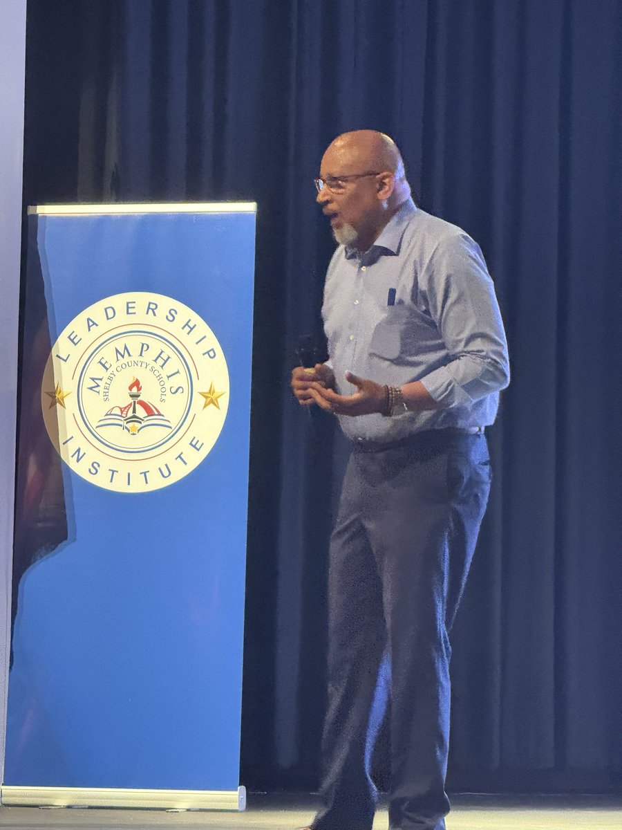 CMOS_Principal's tweet image. On my Mount Rushmore of educators, @principalkafele is a true hero! His keynote address was incredibly inspiring and thought-provoking. We first met 12 years ago at Southwind HS, which marked the beginning of my leadership journey, and it was only fitting we met again yesterday.