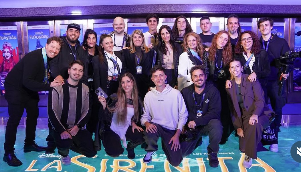 👏👏 Compartimos los aplausos con el equipo que menos se conoce!
En una superproducción como “La Sirenita”, en las excelentes críticas mucho se menciona a sus protagonistas y a las empresas productoras.
Sin embargo, para poder concretar lo plasmado en escena, menos se conoce a
