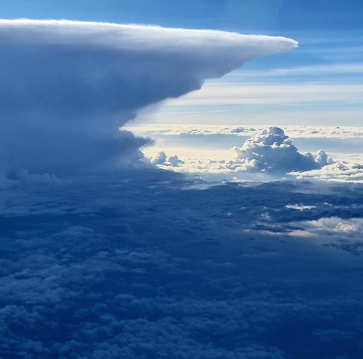 Dark clouds in the shape of an anvil en route from Amsterdam to Minneapolis. But other than lengthy queues at immigration, entering the US was as straightforward as usual, with no need to prove or disprove political philosophies. Relief.