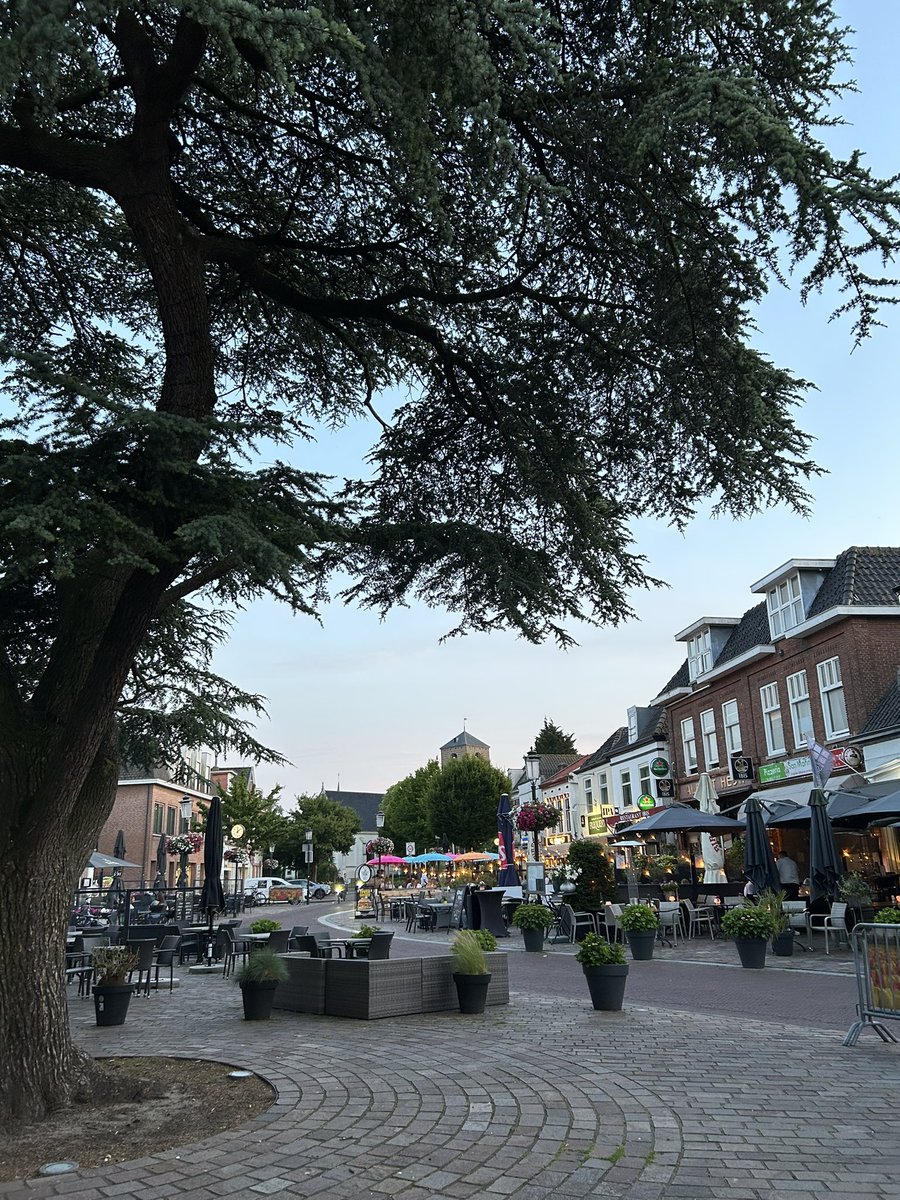 copywriter200's tweet photo. オランダの夜10時
まだまだ明るい☺️✨ https://t.co/fHF2Zg7ZXw