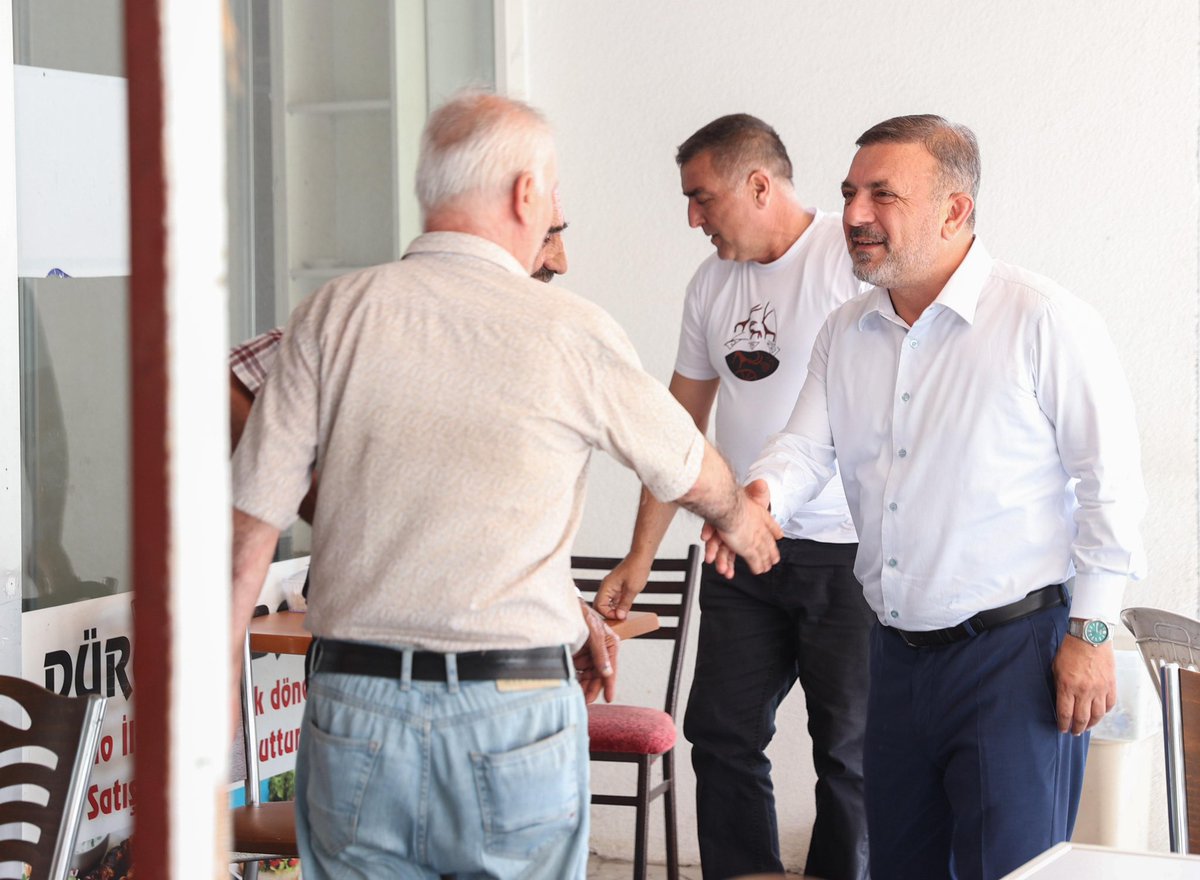 MuratErcan0606's tweet photo. Şehirler gönüllere dokunmadan güzelleşmez.

Mahalle esnafımıza hayırlı işler dileyip hemşehrilerimizle sohbet ettik; taleplerini dinledik.

Gönüllerimiz bir, muhabbetimiz daim olsun.

📍Atatürk Mahallesi https://t.co/grkN1vGULc