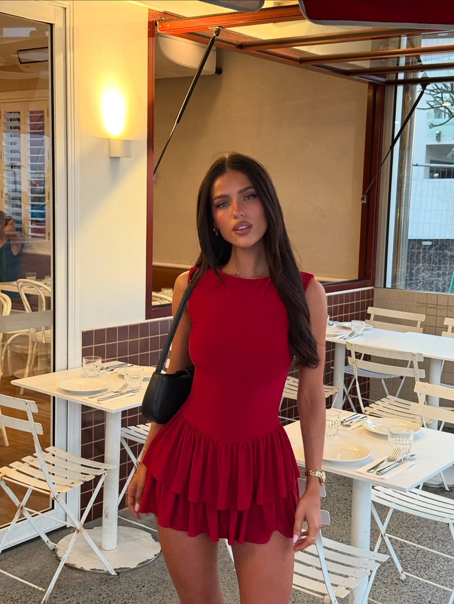 ᅟ*ᅟᅟ✮ᅟᅟ↝ 𝙃𝙚𝙡𝙚𝙣𝙖 𝙆𝙮𝙡𝙚 .ᐟᅟᅟ (@thevtherwoman) on Twitter photo 