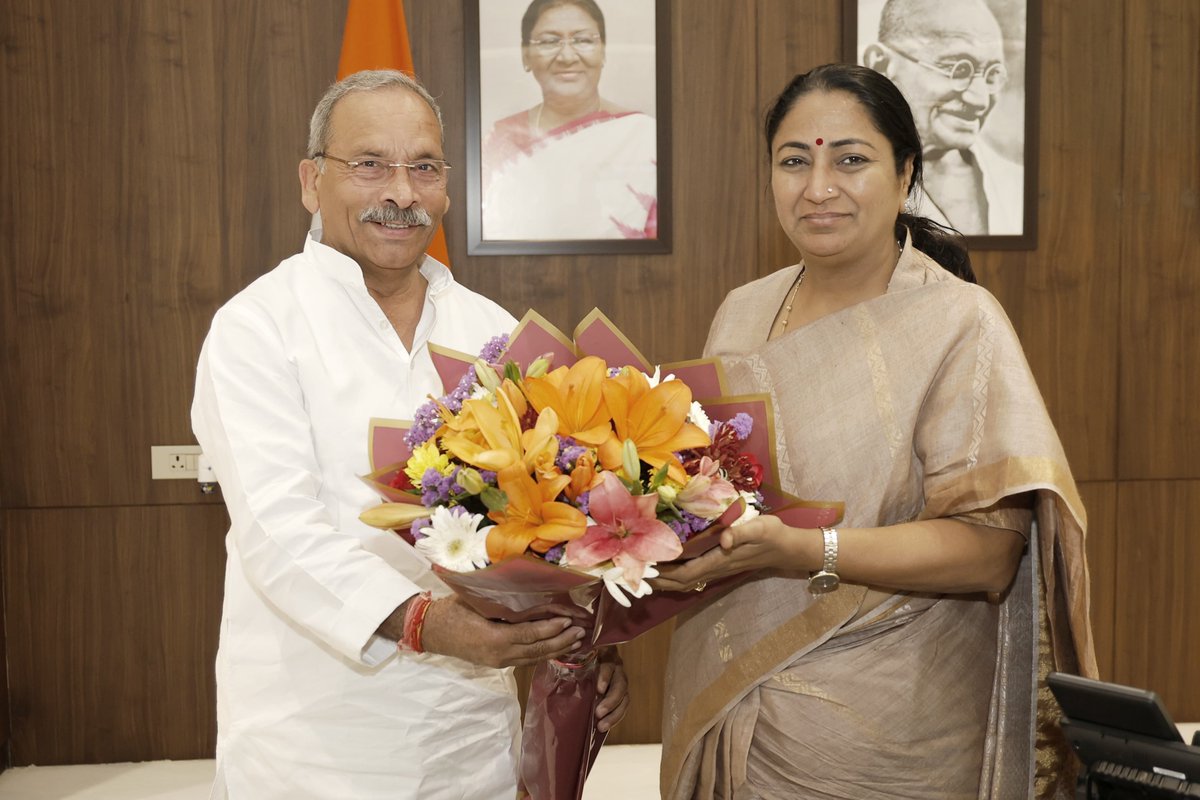 दिल्ली से बागपत के लिए DTC बस सेवा फिर से शुरू होने जा रही है।

1 मई को मैंने दिल्ली की मुख्यमंत्री रेखा गुप्ता जी को पत्र लिखकर यह मांग रखी थी।
अब दिल्ली सरकार ने इसे मंजूरी दे दी है।
जल्द ही महाराणा प्रताप ISBT से बड़ौत तक इलेक्ट्रिक बसें चलेंगी।