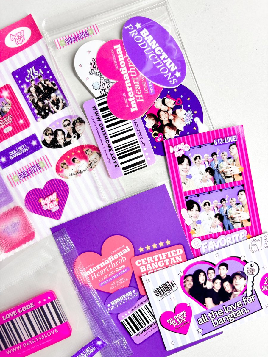 97koosz's tweet photo. bts festa anniv giveaway ★

➜ 1 winner will receive a bts carabiner, keyring, sticker sheet &amp; pack, and prints 

rules: 
• like &amp; rt this tweet
• tag a friend 
• ph only

ends tomorrow @ 10pm ♡ https://t.co/qqAetiNmnO