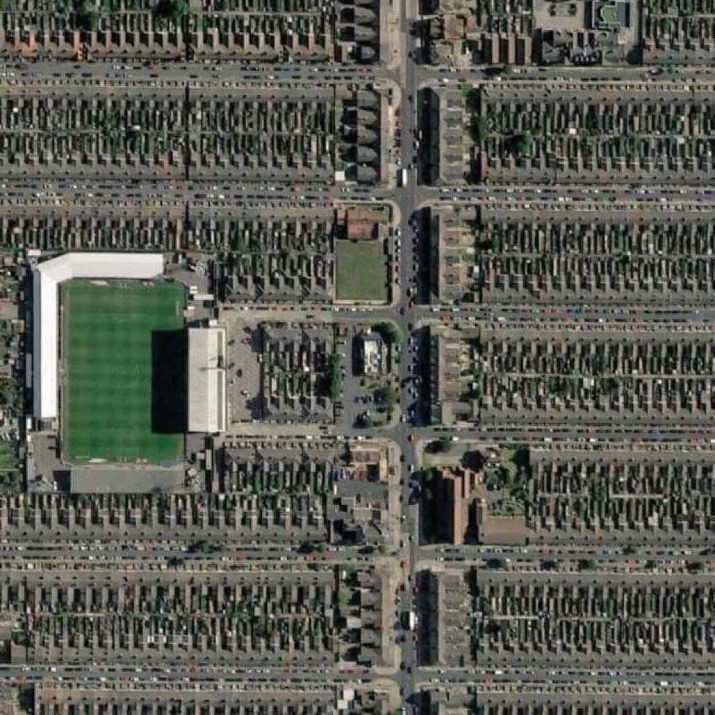 Grimsby Town... When a football ground is at the heart of the community.

What a photo this is. 👏 #GTFC