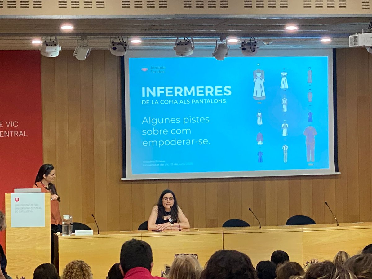 🔺La ponent Ariadna Esteve Miranda fa la ponència cloenda. Coaching pels equips d’infermeria.

#jornadaferides2025