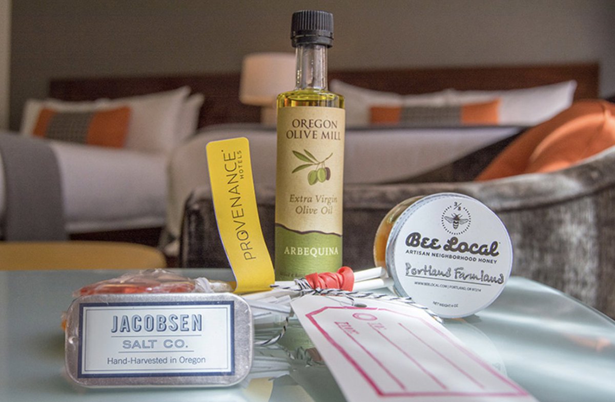 LiveWellToday0's tweet photo. ✨ Looking for ways to make your stay unforgettable? They’ve got the best hotel essentials to enhance every moment!  From luxurious bedding 🛏️ to premium amenities , everything you need for the perfect getaway is right at your fingertips.  Experience true comfort with every stay! https://t.co/io5t1zauPz