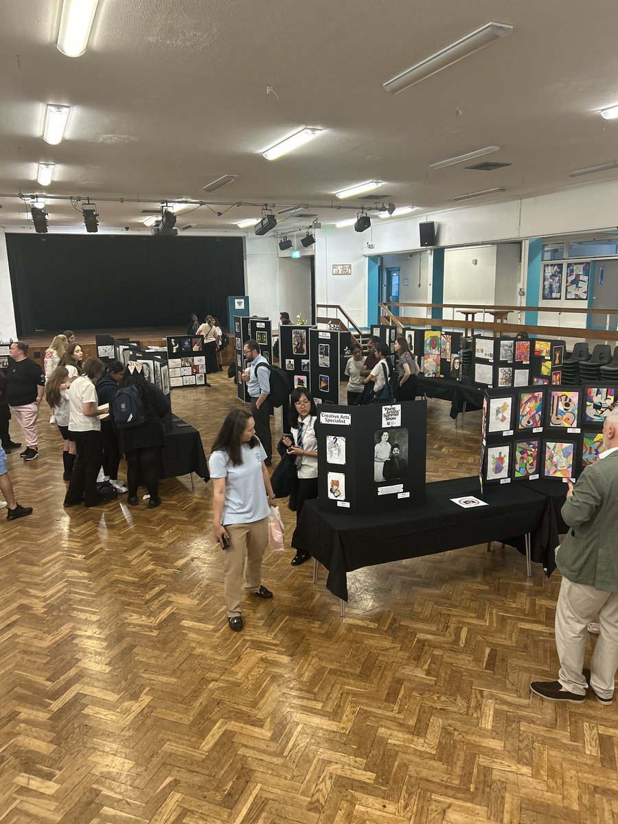 A wonderful afternoon at our Creative Arts Exhibition 🎨✨
So proud of our talented students and the incredible work they shared. Their creativity and passion truly shone today. #springwestshines <a href="/Artsmarkaward/">Artsmark</a> <a href="/SpringwestA/">Springwest Academy 💙</a>