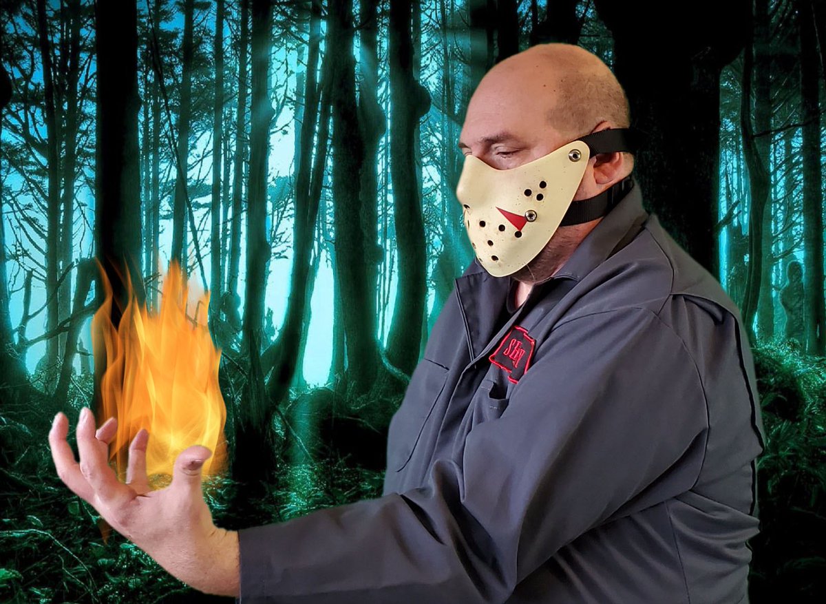 🔪 It’s Friday the 13th… Jason has taken over the airwaves at <a href="/D93Rocks/">D93Rocks</a> and bringing the SLASH to your speakers. Turn it up… if your dare 🎸💀 #FridayThe13th #D93rocks