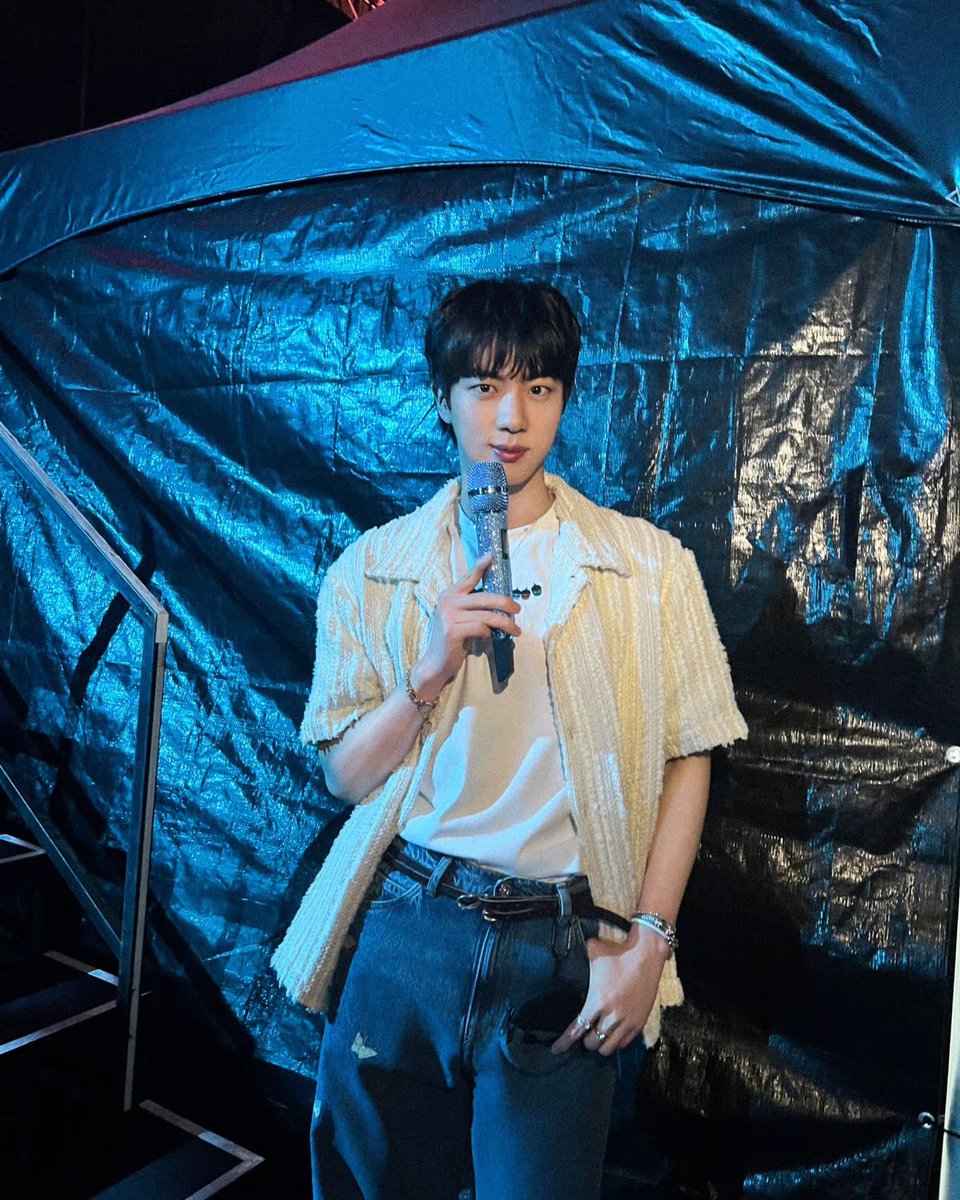 seokjinfile's tweet photo. JIN ON INSTAGRAM https://t.co/XOqDL8MY2J