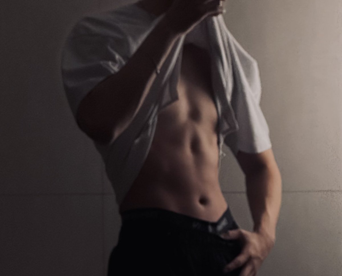 수 (@achr0matic) on Twitter photo 