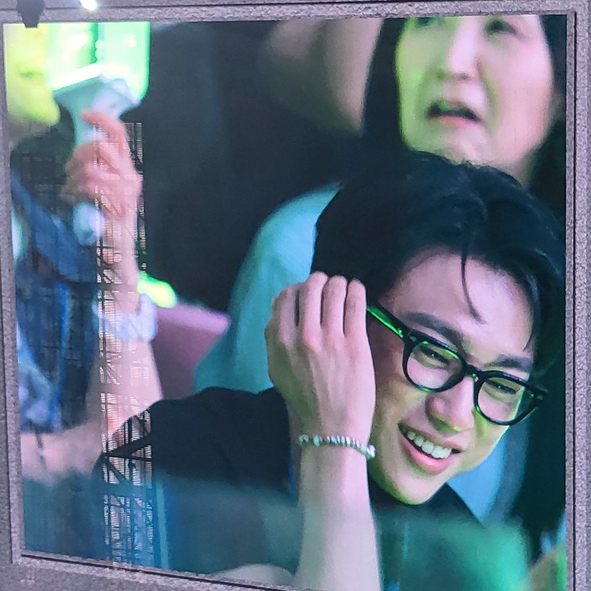 จริตผมทัดหูนั้น