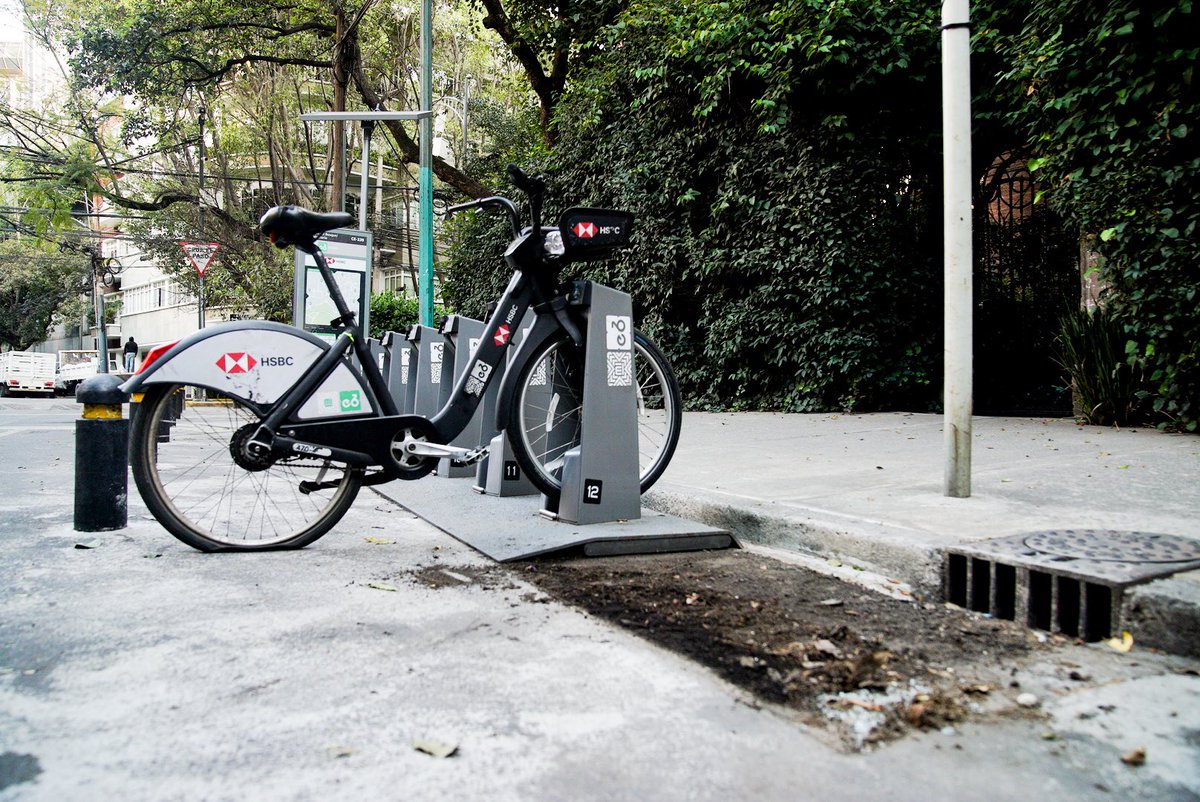 Pasotti (@pasotti_) on Twitter photo Para instalar su cochina publicidad exterior han retirado una bicicleta de cada cocloestación, reduciendo en 360 unidades la disponibilidad del sistema <a href="/ecobici/">ECOBICI CDMX</a>.
Exigimos sean restituidas, <a href="/ClaraBrugadaM/">Clara Brugada Molina</a>.
Si esto hubiera sido parte del acuerdo con <a href="/andreslajous/">Andrés Lajous</a>, desde un inicio Para instalar su cochina publicidad exterior han retirado una bicicleta de cada cocloestación, reduciendo en 360 unidades la disponibilidad del sistema <a href="/ecobici/">ECOBICI CDMX</a>.
Exigimos sean restituidas, <a href="/ClaraBrugadaM/">Clara Brugada Molina</a>.
Si esto hubiera sido parte del acuerdo con <a href="/andreslajous/">Andrés Lajous</a>, desde un inicio