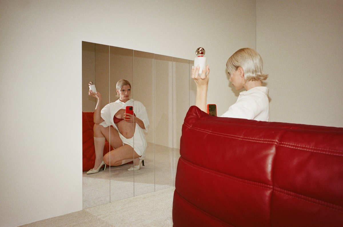 For Mienne’s debut luxury self-care line, V chats with Julia Fox about her relationship with self-care and the pressures of being a multihyphenate icon—what makes Miss Fox so Julia? vmagazine.com/article/julia-…